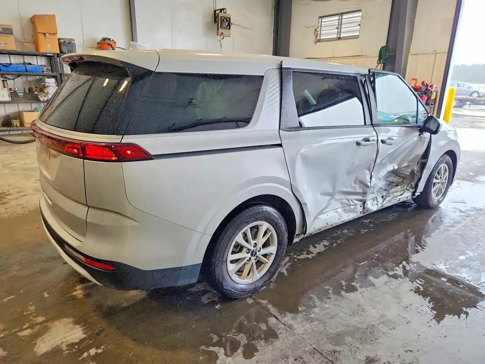 2022 KIA CARNIVAL LX  
