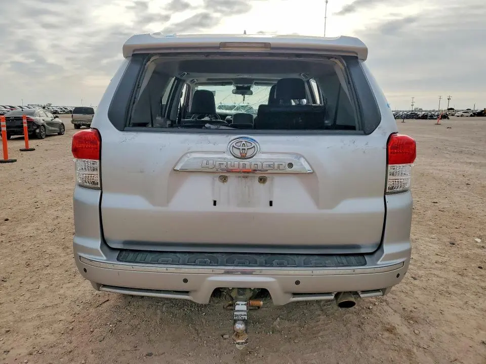 2010 TOYOTA 4RUNNER SR5  