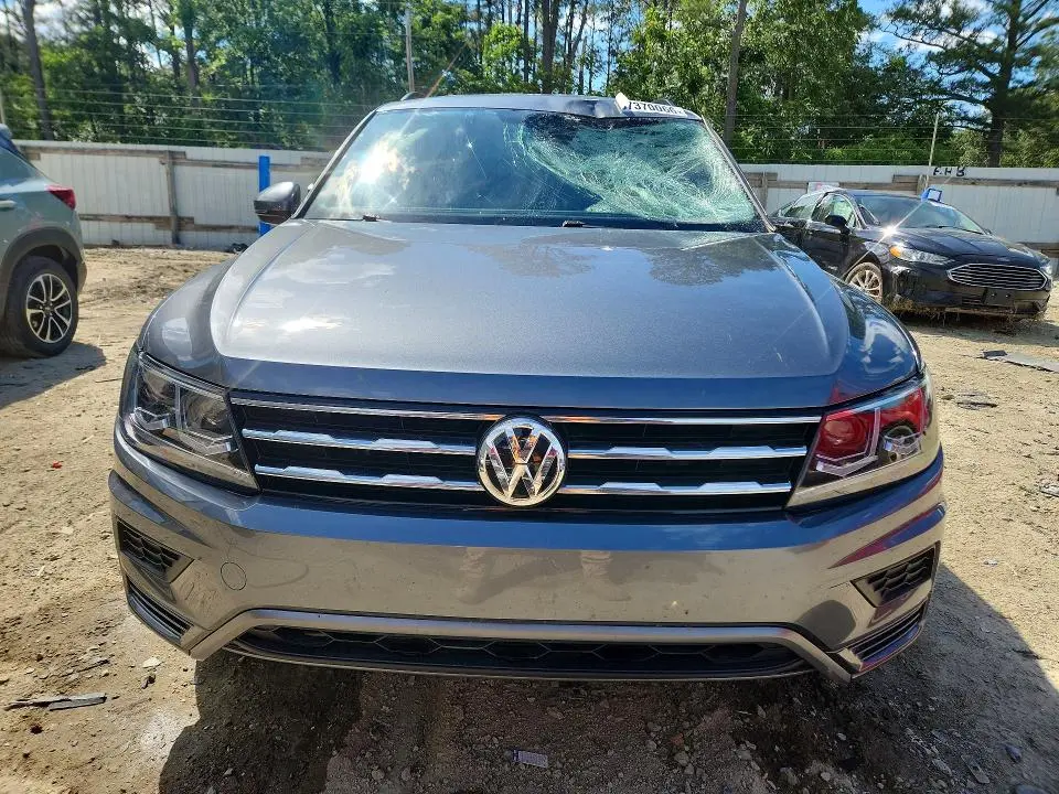 2018 VOLKSWAGEN TIGUAN SE  