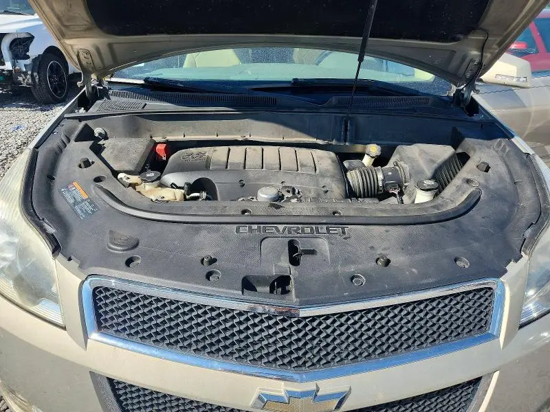 2011 CHEVROLET TRAVERSE LT  