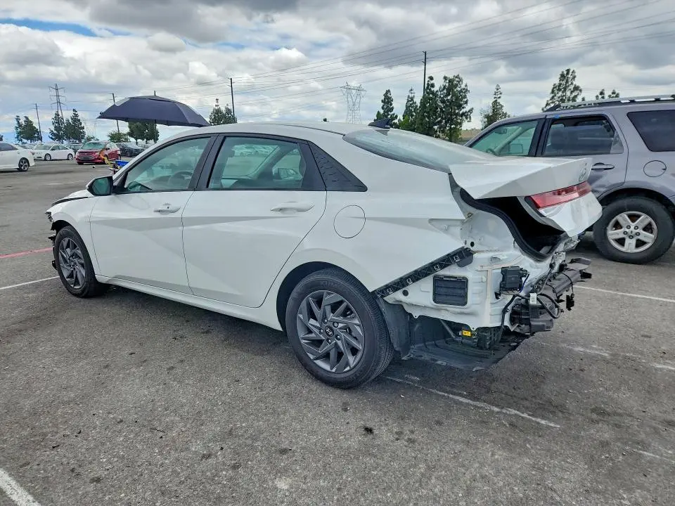 2024 HYUNDAI ELANTRA BLUE  