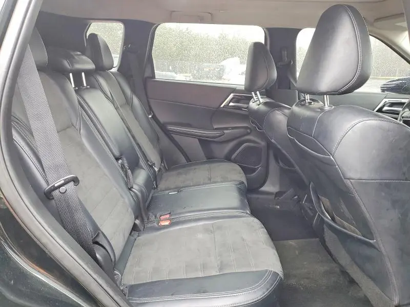 2024 MITSUBISHI OUTLANDER SE  