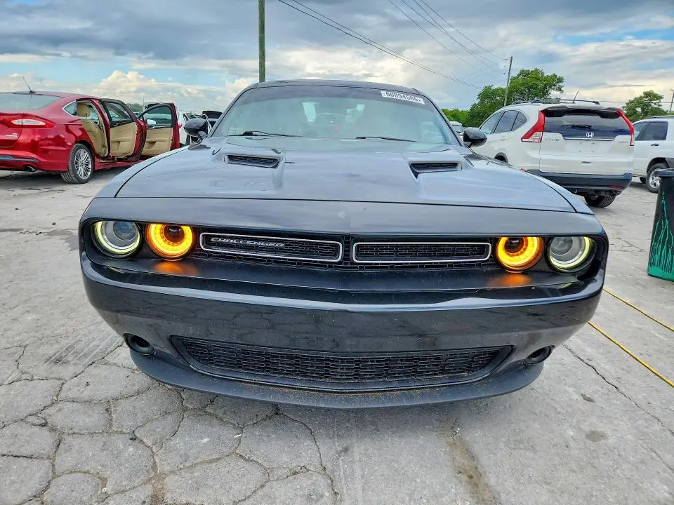 2017 DODGE CHALLENGER SXT  