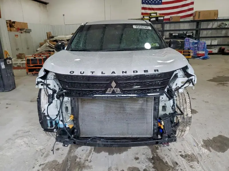 2023 MITSUBISHI OUTLANDER SE  