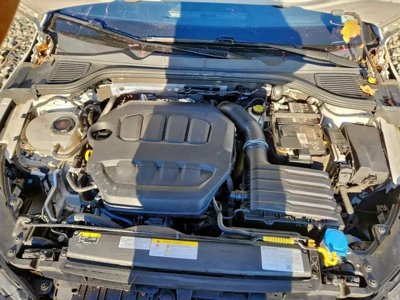 2022 VOLKSWAGEN GTI SE  