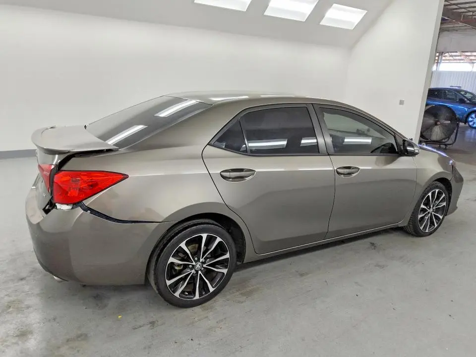 2019 TOYOTA COROLLA SE  