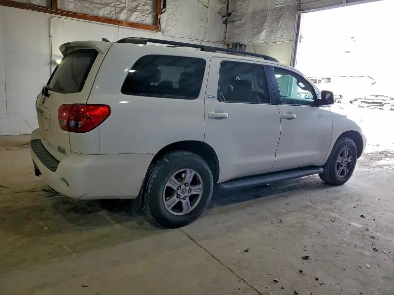 2016 TOYOTA SEQUOIA SR5  