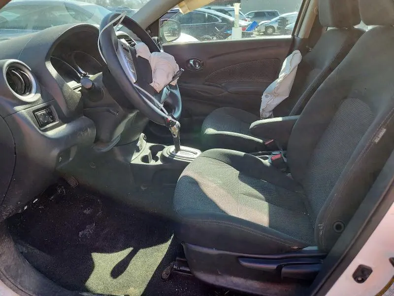 2019 NISSAN VERSA SV  