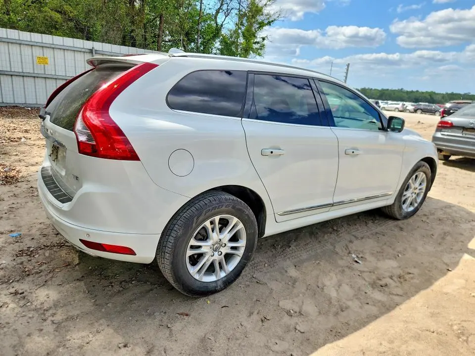 2016 VOLVO XC60 T5 PLATINUM  
