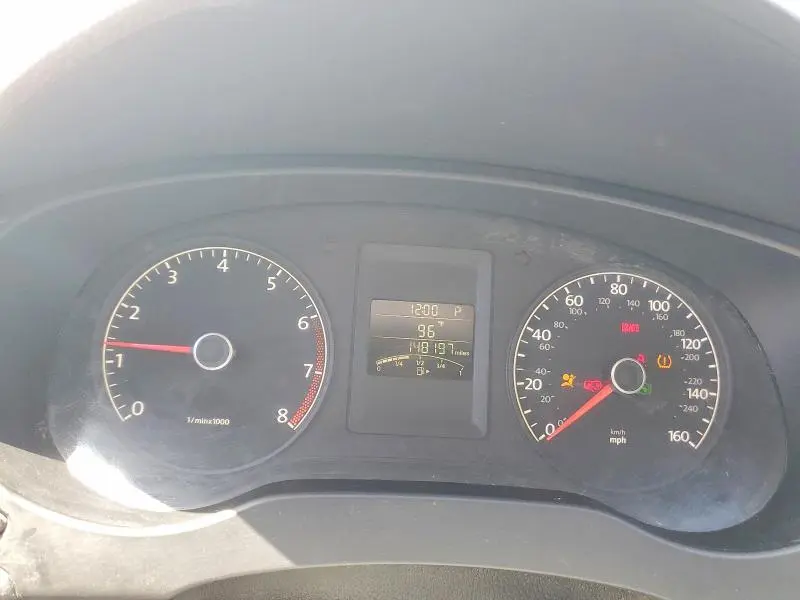 2011 VOLKSWAGEN JETTA SE  