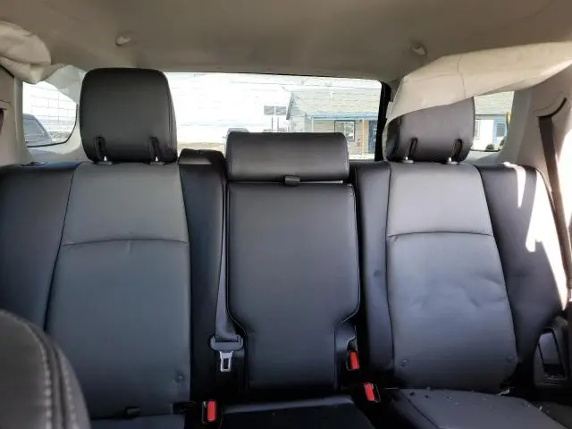 2023 TOYOTA 4RUNNER SE  