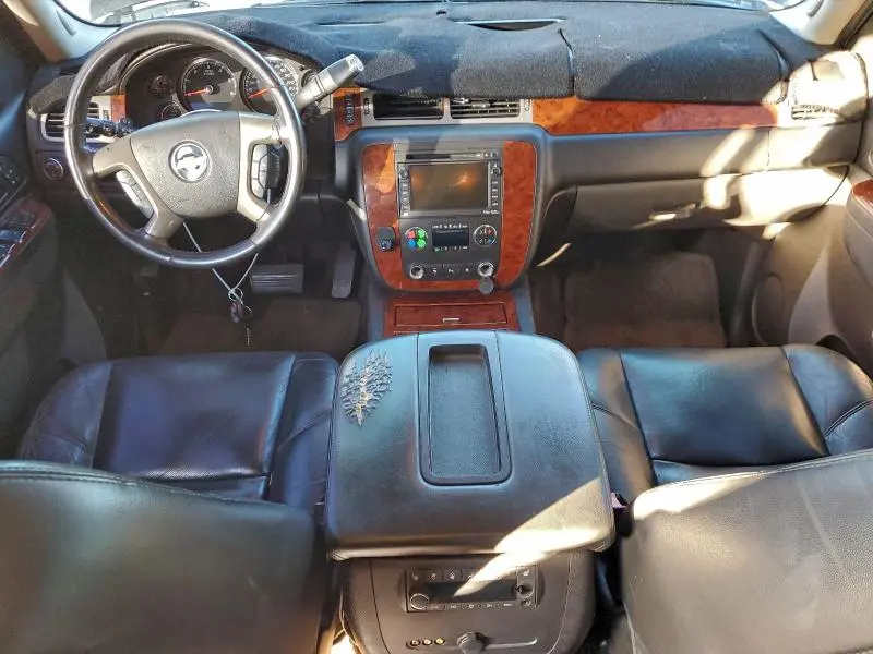 2011 CHEVROLET TAHOE C1500 LTZ  