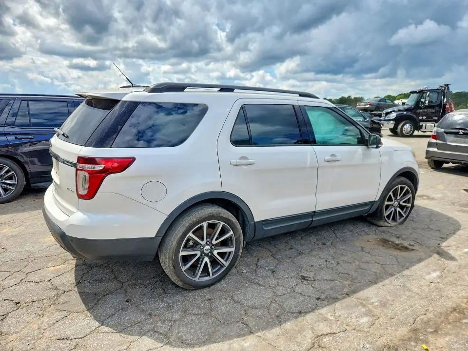 2015 FORD EXPLORER XLT  