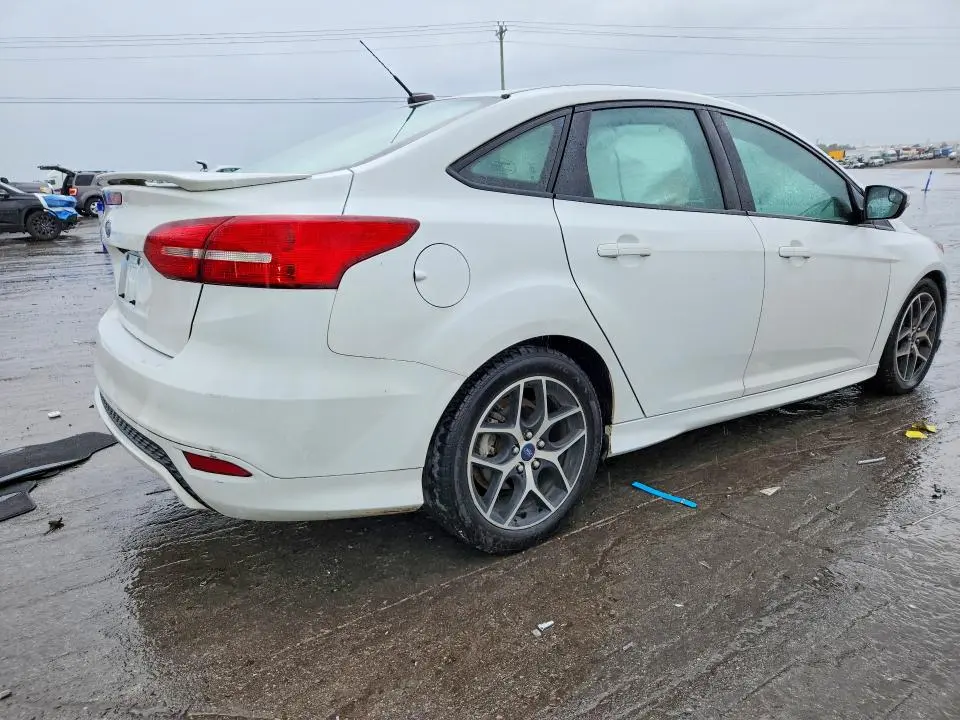 2016 FORD FOCUS SE  