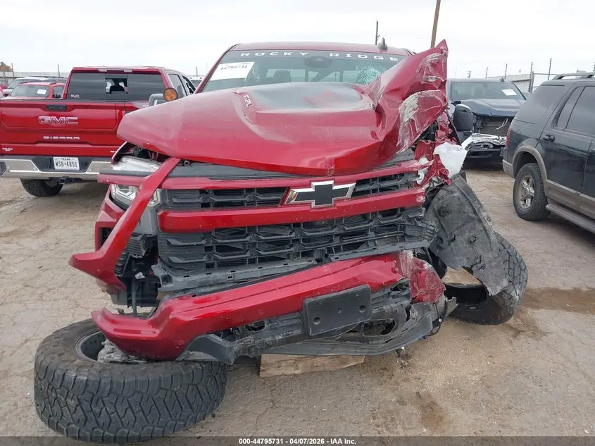 2025 CHEVROLET SILVERADO 1500 4WD  SHORT BED RST
