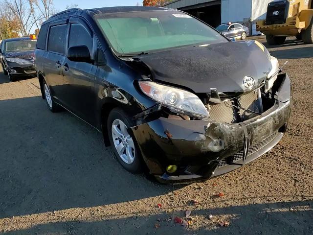 2014 TOYOTA SIENNA LE