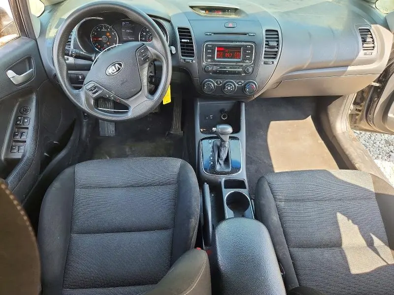 2017 KIA FORTE LX  