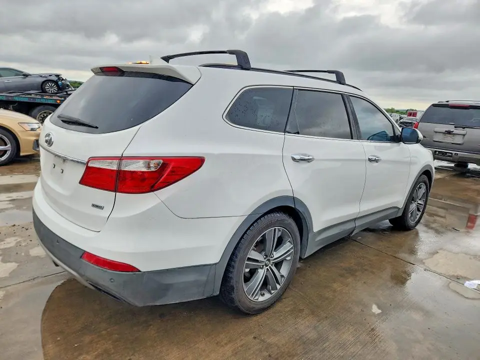 2016 HYUNDAI SANTA FE SE  