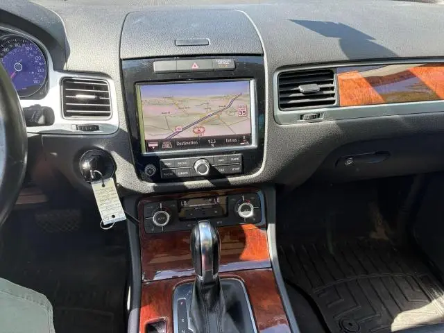 2013 VOLKSWAGEN TOUAREG V6  