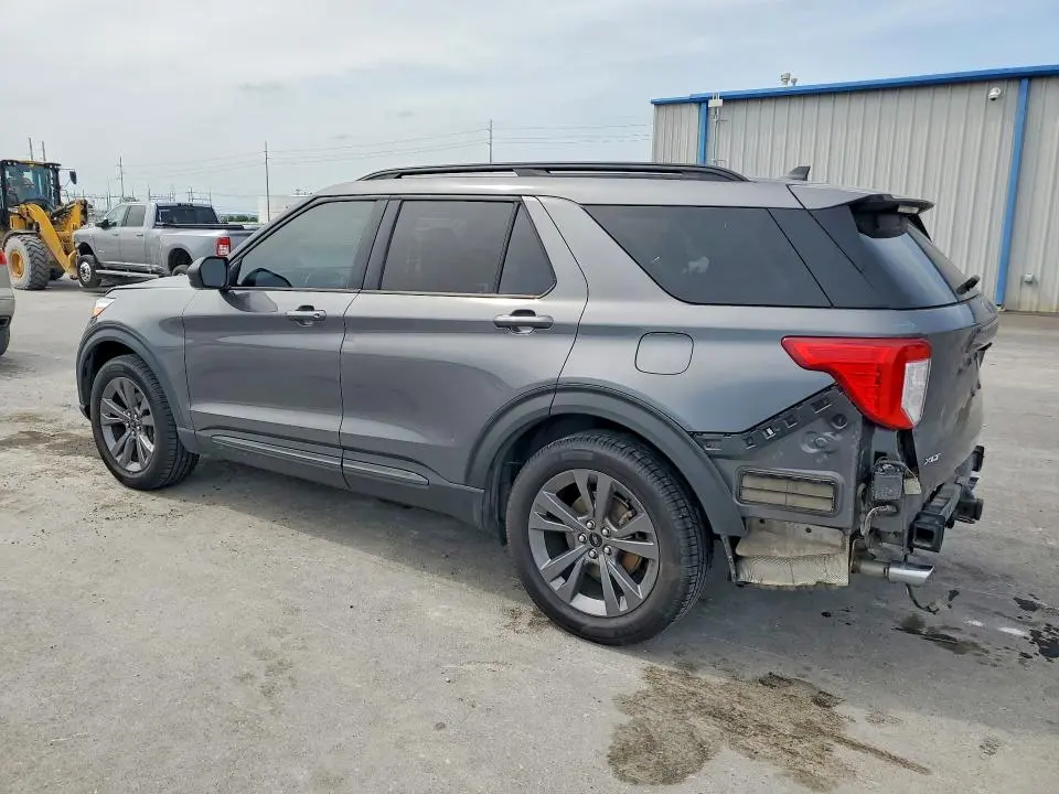 2021 FORD EXPLORER XLT  