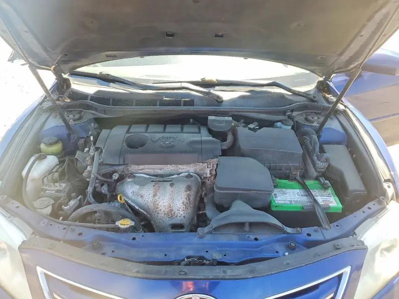 2011 TOYOTA CAMRY XLE  