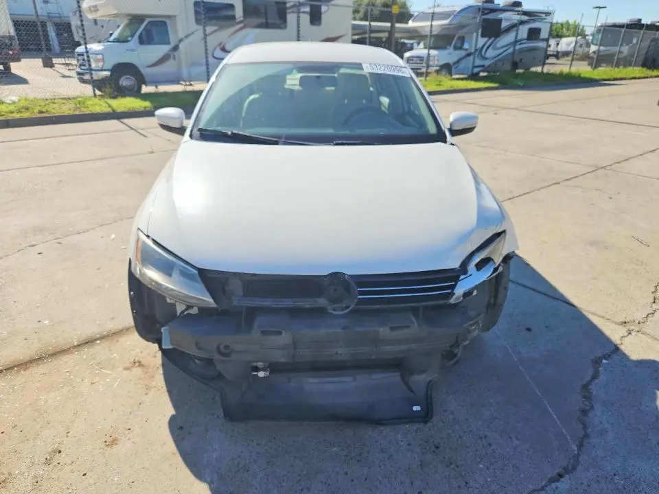 2013 VOLKSWAGEN JETTA SE  