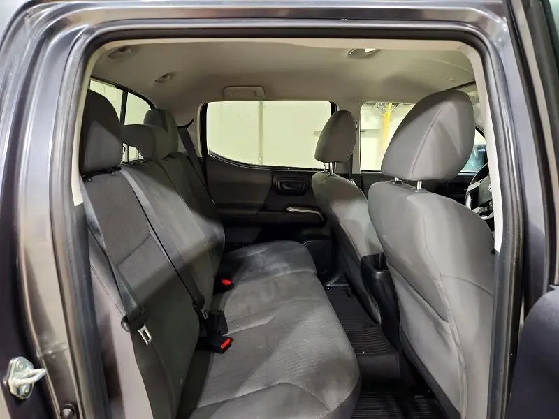 2020 TOYOTA TACOMA SR5 V6  