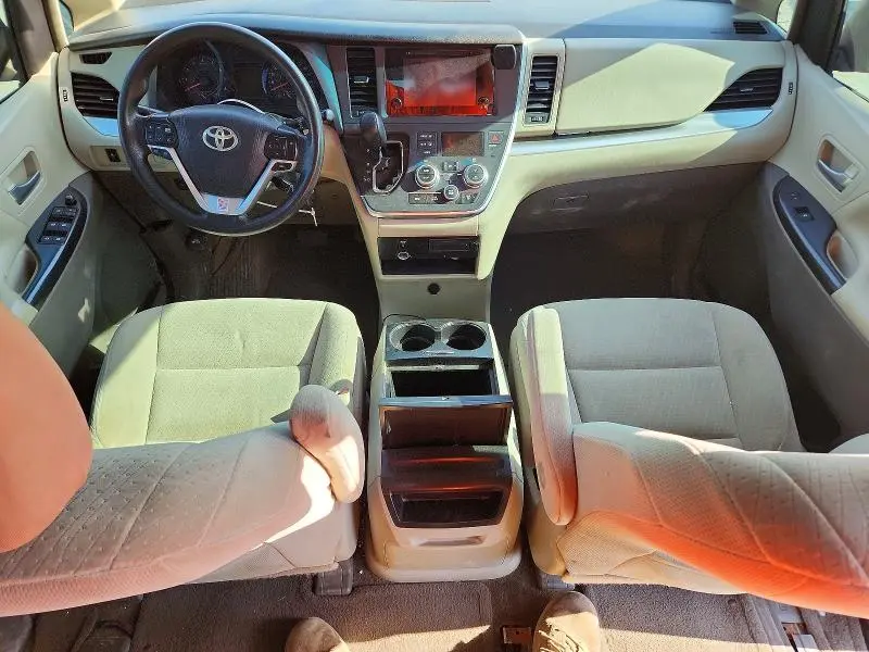 2015 TOYOTA SIENNA LE 8-PASSENGER  
