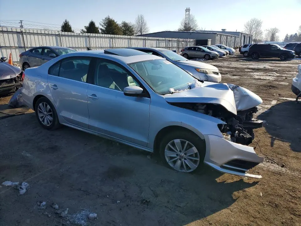 2015 VOLKSWAGEN JETTA SE  