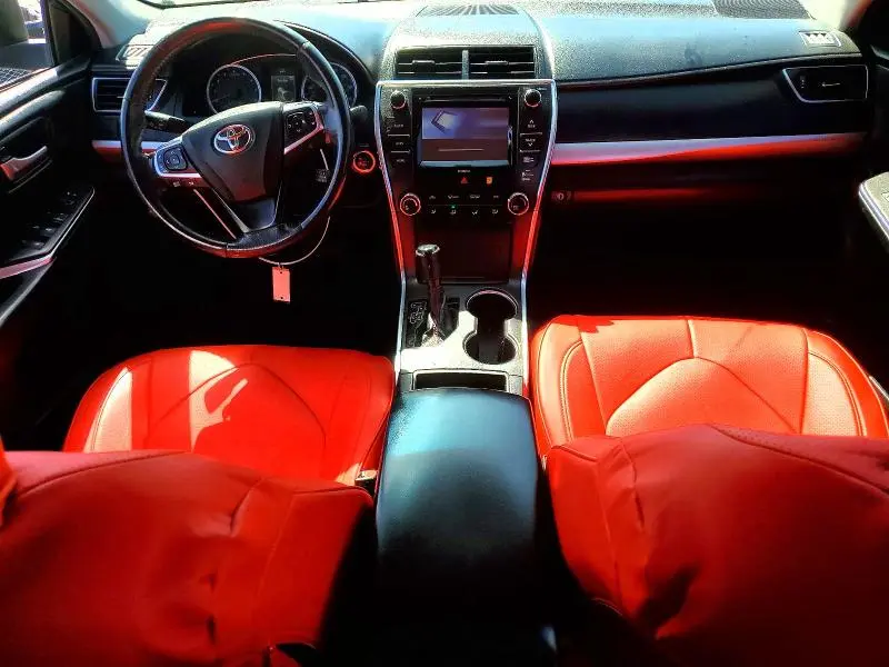 2017 TOYOTA CAMRY SE  