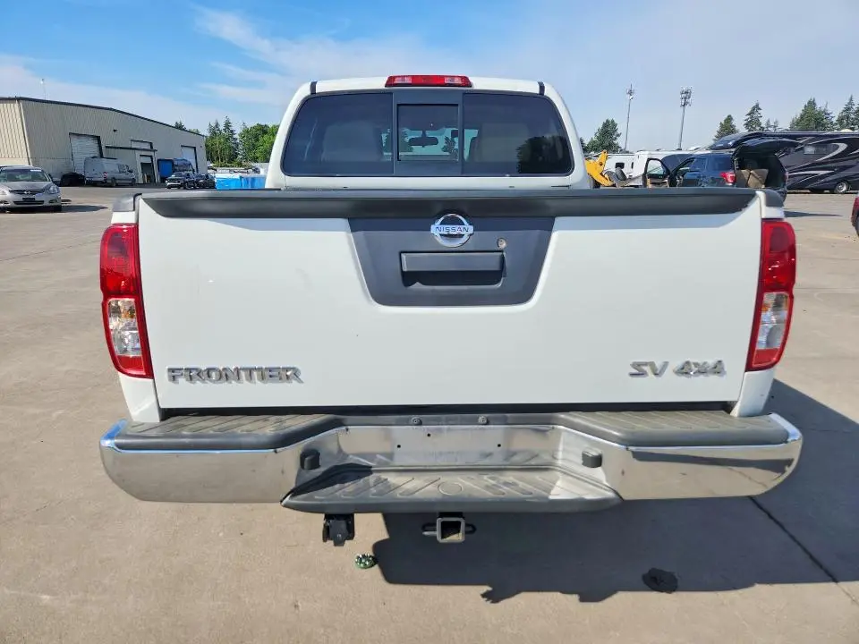 2015 NISSAN FRONTIER SV  