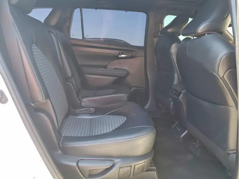 2022 TOYOTA HIGHLANDER XSE  