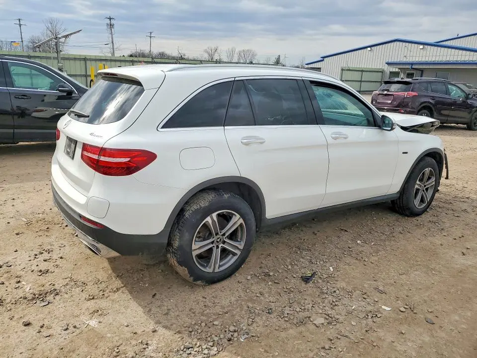 2019 MERCEDES-BENZ GLC 350E  
