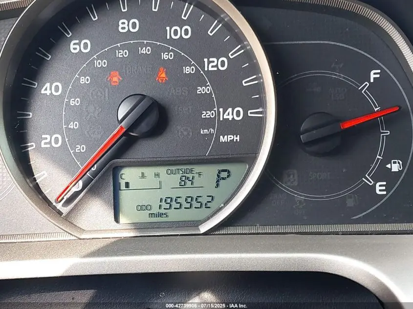 2015 TOYOTA RAV4 XLE