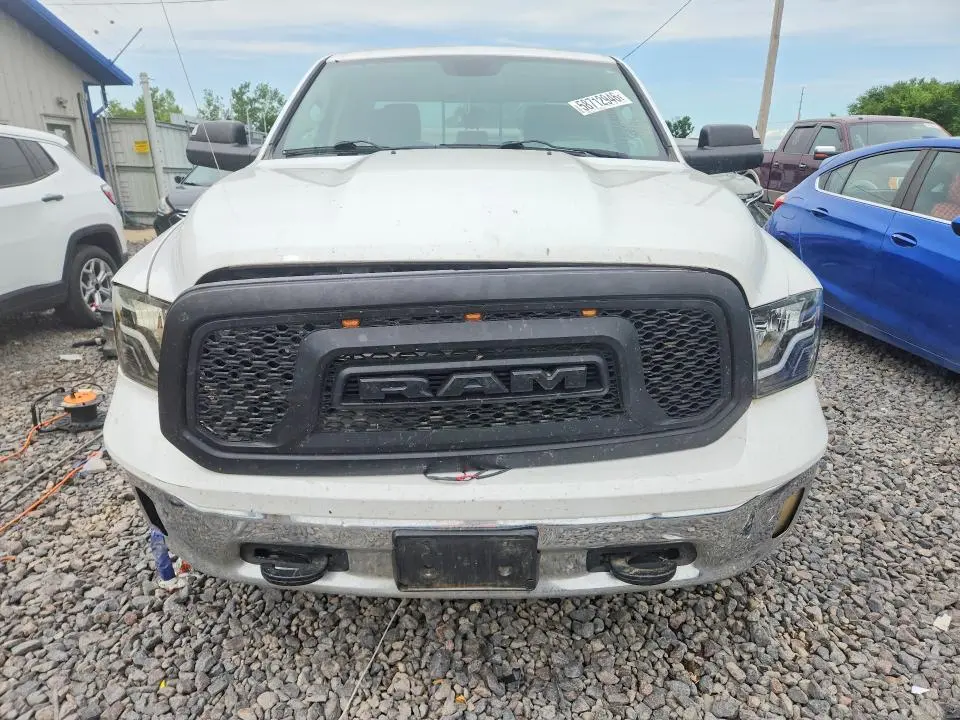 2015 RAM 1500 SLT  