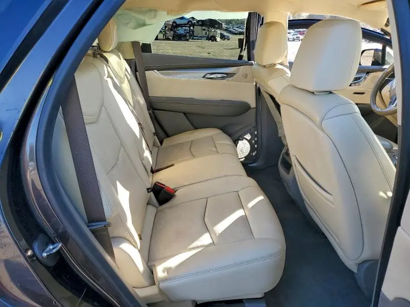 2018 CADILLAC XT5 LUXURY  