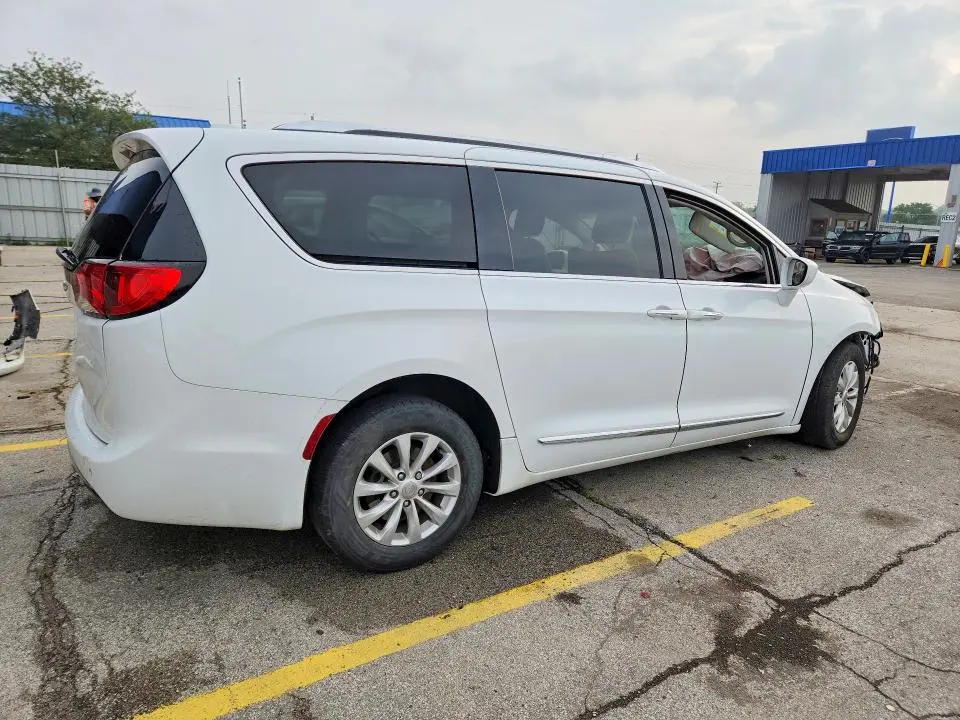 2018 CHRYSLER PACIFICA TOURING L PLUS  