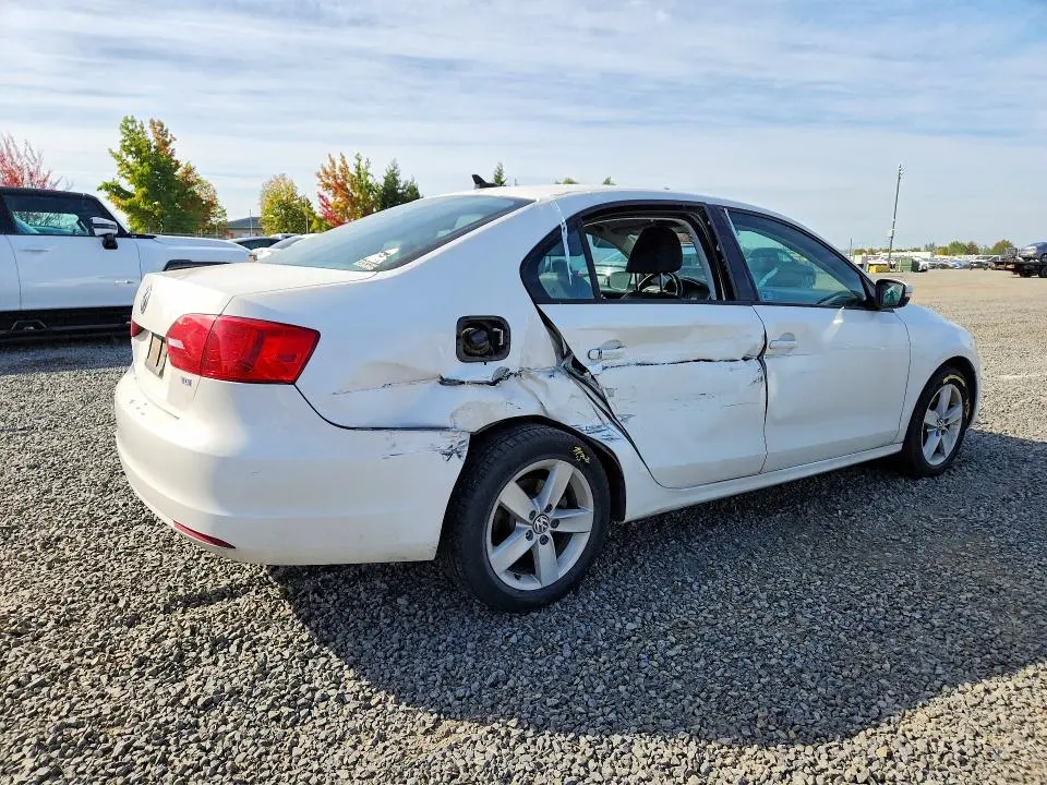 2011 VOLKSWAGEN JETTA TDI  