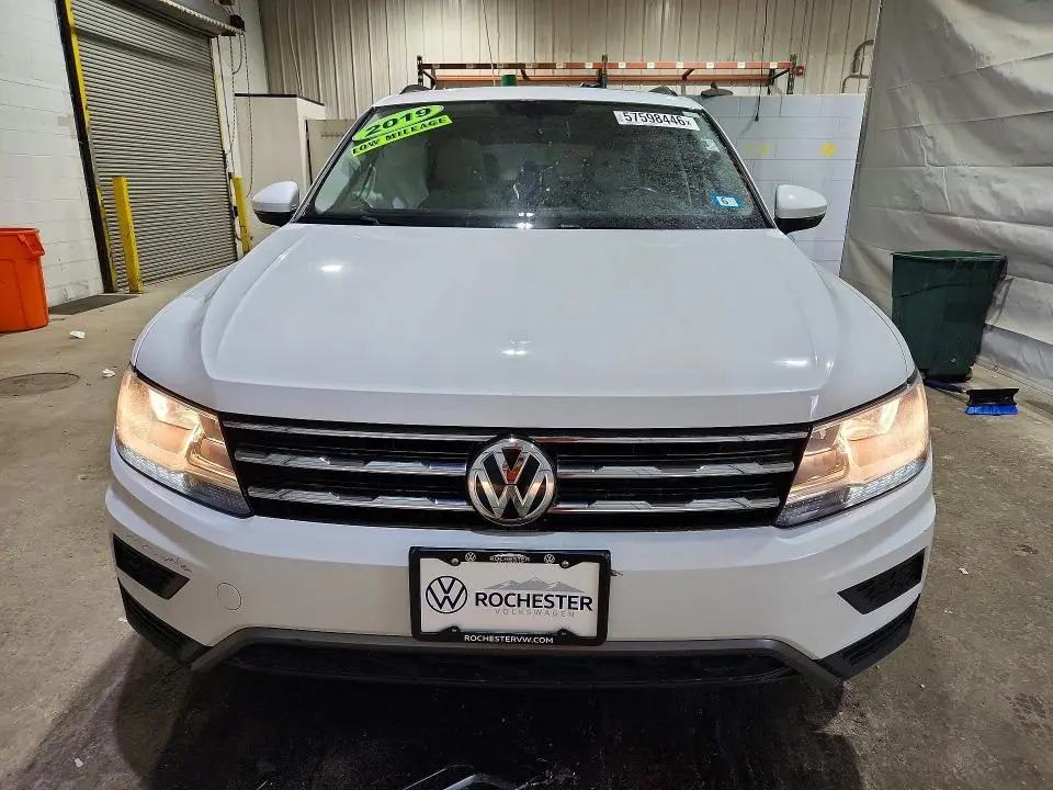 2019 VOLKSWAGEN TIGUAN SE  