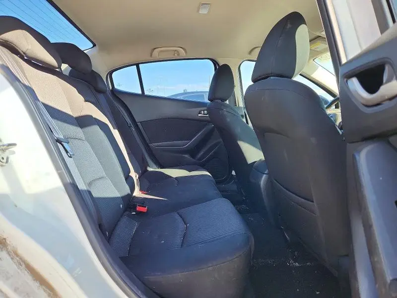 2015 MAZDA 3 TOURING  
