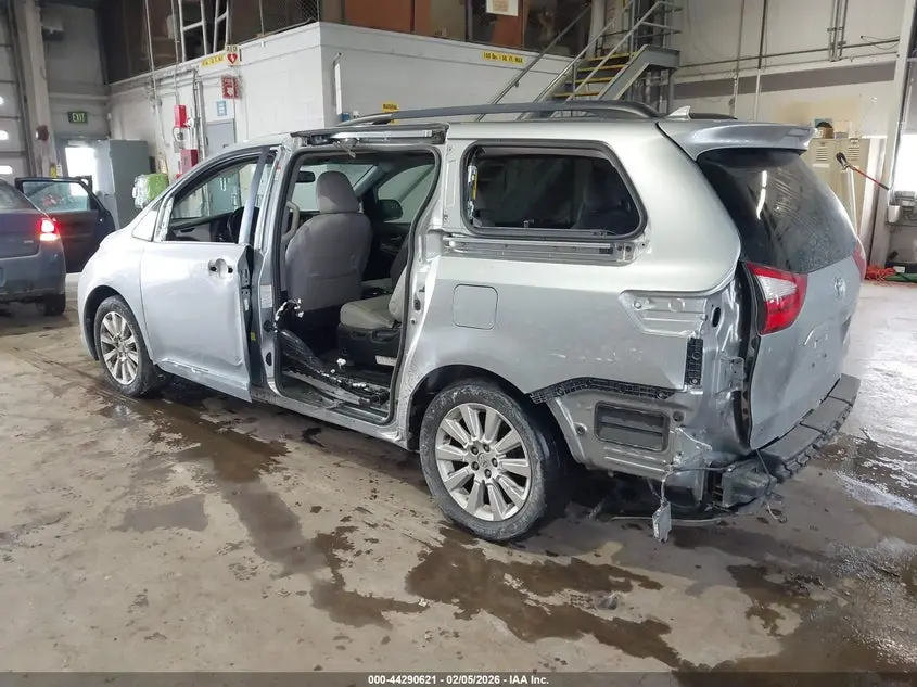 2015 TOYOTA SIENNA LIMITED PREMIUM 7 PASSENGER