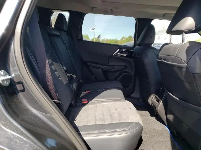 2024 MITSUBISHI OUTLANDER SE  