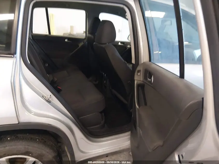2015 VOLKSWAGEN TIGUAN S