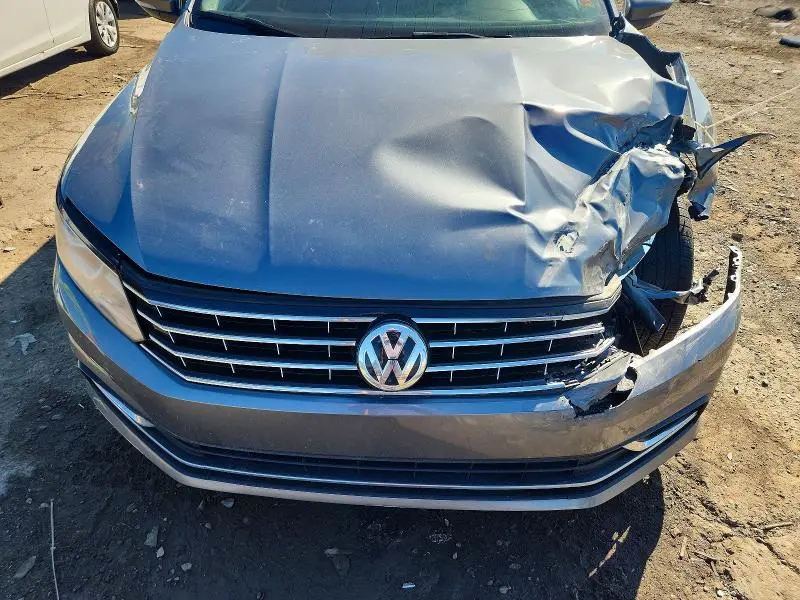 2018 VOLKSWAGEN PASSAT SE  