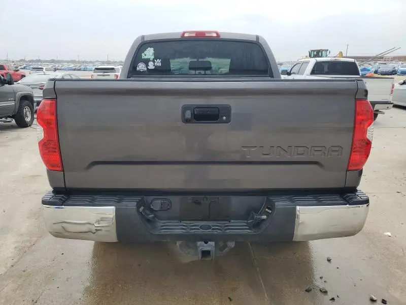 2016 TOYOTA TUNDRA CREWMAX SR5  