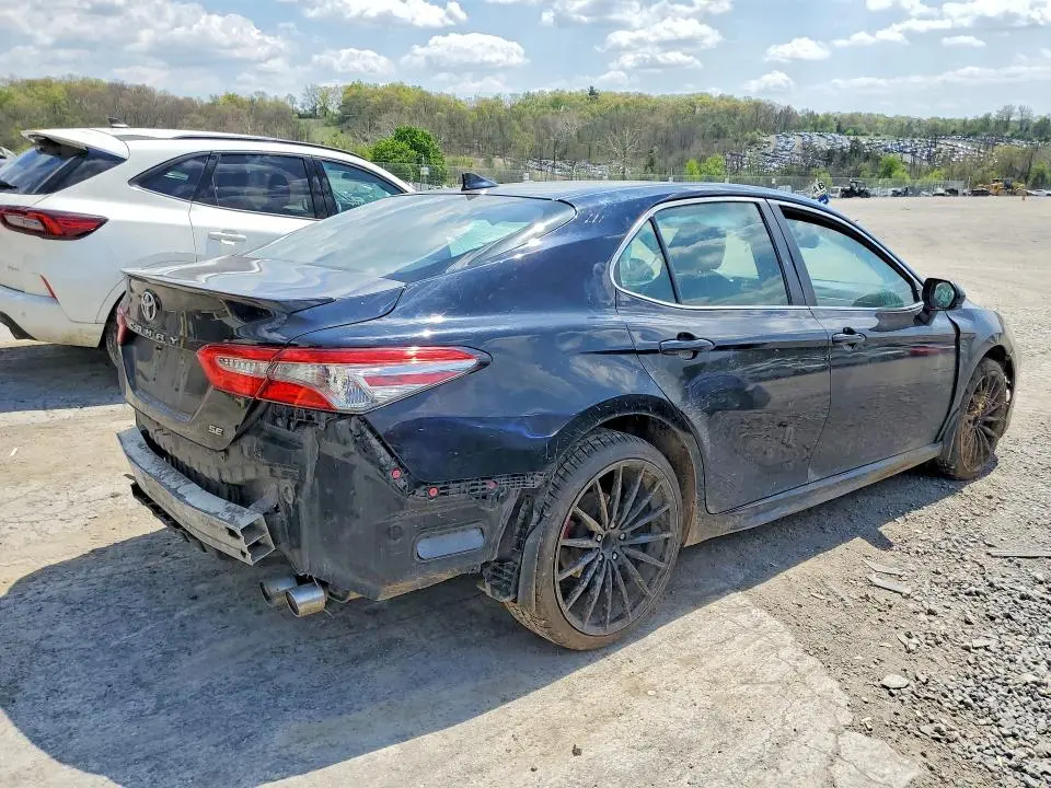 2019 TOYOTA CAMRY SE  