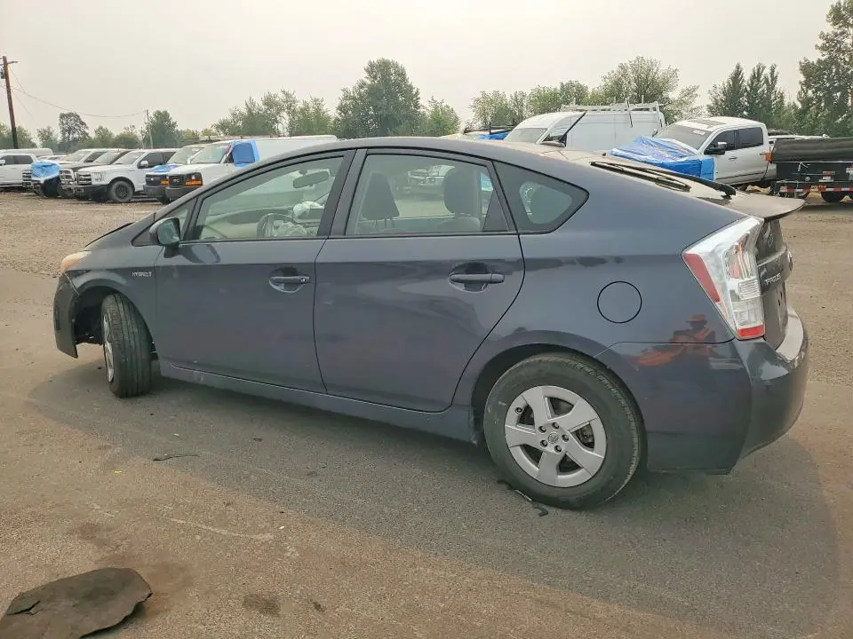 2011 TOYOTA PRIUS THREE  