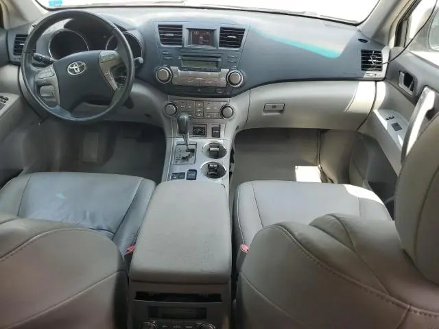 2010 TOYOTA HIGHLANDER SE  