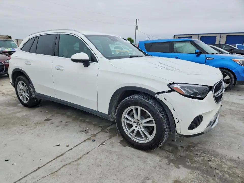 2025 MERCEDES-BENZ GLC 300  