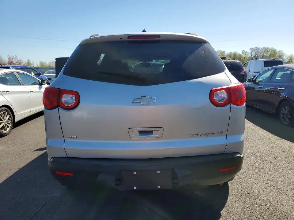 2011 CHEVROLET TRAVERSE LS  